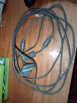 Xbox 360 S s 250gb 2 ovládače - 5