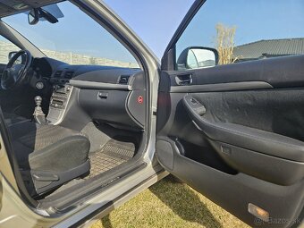 Toyota avensis t25 - 5