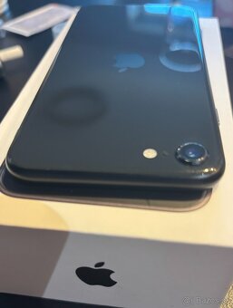 📱 Predám iPhone SE 2020 – 128 GB | Dobrý stav | 115 € - 5