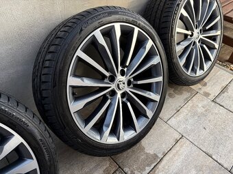 Skoda Trinity r19 5x112 235/40 r19 - 5