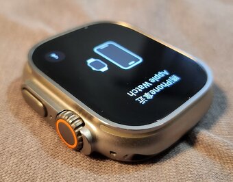 Apple Watch Ultra 2 Natural Titanium Milanese Loop - 5