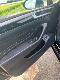 Predám Volskwagen Arteon 2.0 TDi 3x r-line Virtual - 5
