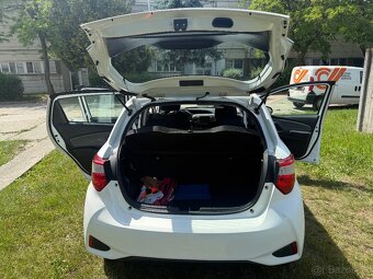 Toyota Yaris Hibrid 1.5 - 5