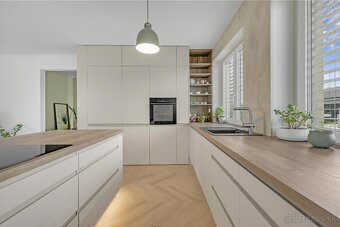 Moderný rodinný dom v obci Kostolné Kračany, časť Amadeho Kr - 5