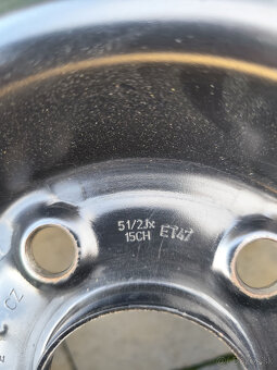 195/65 R15, zimné pneumatiky + plechové disky - 5