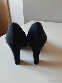 ZLAVA Predam cierne lodicky,vel.35 +slapky GRATIS - 5