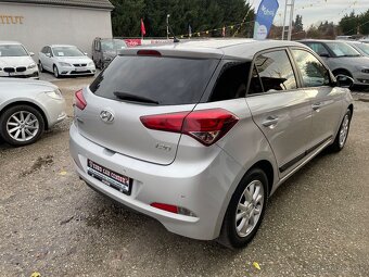 Hyundai i20 1.2i 16V Comfort - 5
