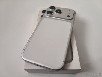 apple iphone 17 PRO 256gb Silver / Batéria 99% - 5