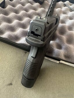HS 9 sub compact - 5
