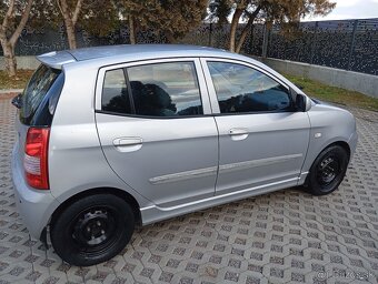 Kia Picanto 1.1 benzín 48kw rok 2004 - 5