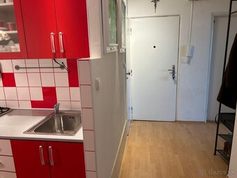 Ružinov, 2i. byt, najvyššie poschodie, tiché prostredie - 5