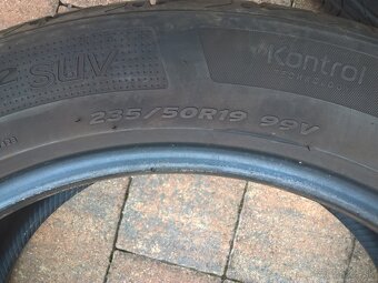 2 ks LETNÉ 235/50 R19 99V HANKOOK SEAL GUARD cca 6 a 7 mm - 5