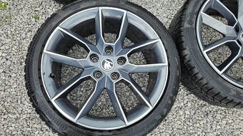 Škoda Octavia RS 225/40 R18 hliníkové disky + zimné pneu - 5
