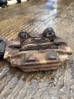 Predné brzdové strmene Toyota KZJ LJ BJ HZJ landcruiser - 5