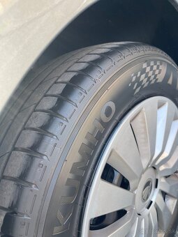 Predám komplet sadu na Škoda Octavia 205/60 R16 - 5