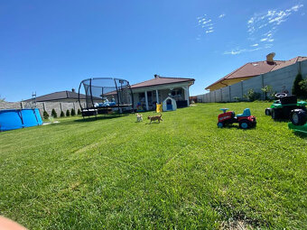 Na predaj 4 izbový rodinný dom s garážou a pozemkom 800 m2. - 5