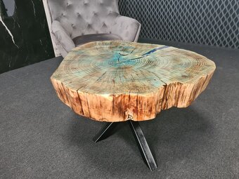 Konferenčný stôl zo smrekového dreva s epoxidom - 5