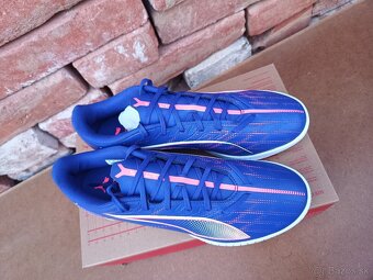 Pánské turfy / kopačky / sálovky Značky Puma Ultra, velikost - 5