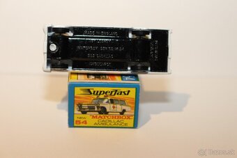 Matchbox SF Cadillac ambulance - 5