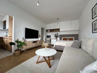 Útulný a svetlý 1-izbový byt v srdci Rače - 5