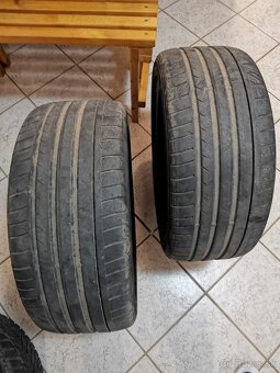 Pneumatiky Fulda Kristall Control HP2 a Dunlop Sport Maxx GT - 5