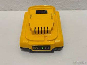 4x Nová Aku baterie DeWALT DCB183 18V XR 2Ah Li-ion - 5