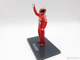 Figúrka Michael Schumacher Ferrari 2001, 1:18 - 5