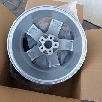 Predám Aludisky original VW VERONA 5X100 7JR16 ET35 - 5