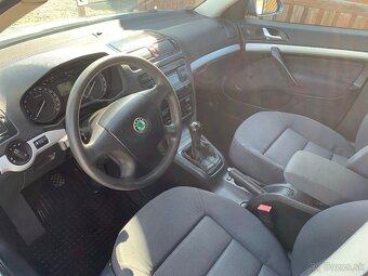Škoda Octavia II 1.6 MPI benzín - 5