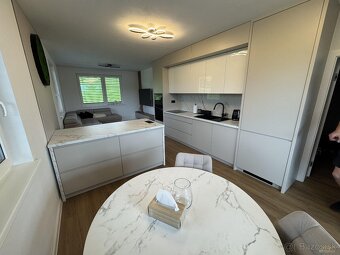 Luxusný 2-izbový byt s balkónom v Dolnom Kubíne. - 5
