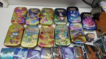 Predám kolekciu Pokémon TCG doplnkov a karier - 5