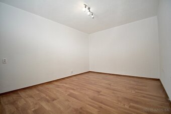 Stačí sa nasťahovať 2izb byt v centre Hriňovej - 5