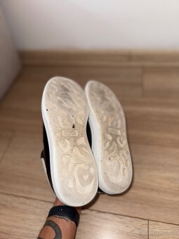 Alexander McQueen 41 - 5