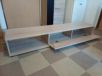Predam obyvackovu zostavu - 3 skrinky - 40 eur spolu - 5