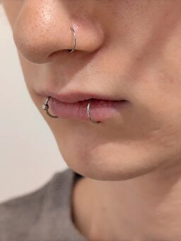 Falošný piercing na pery - 5