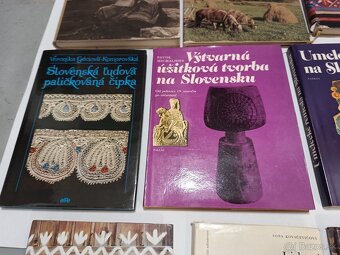 Knihy o krojoch, ľudovom odeve, výšivkách - 5