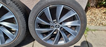 na skada superb 3 Pegasus L&K R18 235 45 18 - 5