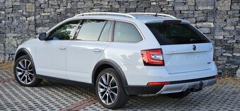ŠKODA OCTAVIA SCOUT 2.0TDI 4x4 DSG STYLE LED NAVI TAŽNÉ - 5