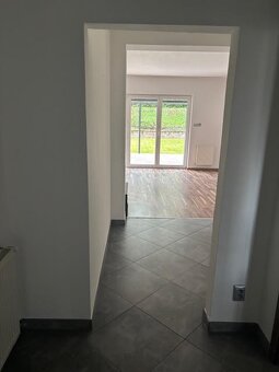 Na PRENÁJOM 5 izb. RD s garážou v Kalinkove pri hrádzi - 5