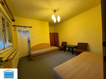 Predáme  zachovalý rodinný dom- Veľké Lovce - 5