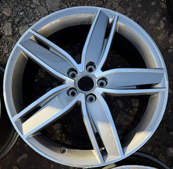 Sada diskov Audi RS A3, A4, A5, A6, Q3 R19 - 5