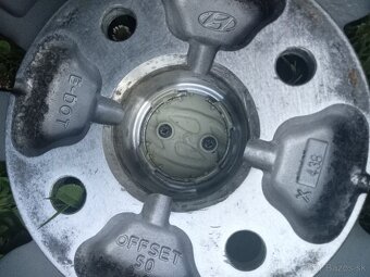 Hyundai i20 16"... originál hliníkové disky, snímače TPMS - 5