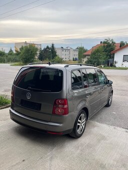 Volkswagen Touran 1.9 TDI 77kW = 7 miest, r.v 2010 = - 5