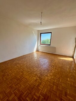 Dom vo vynikajúcej lokalite Čermáň, 8 izieb, pozemok 1490 m2 - 5
