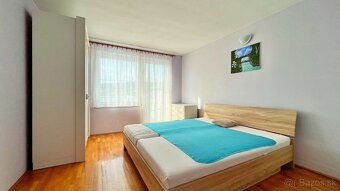 VYŠNÝ KLATOV - 6 IZBOVÝ RD S VÝMEROU 300 M2, POZEMOK 1221 M2 - 5