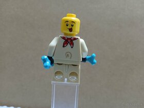 LEGO Minifigure Series 21 Pug Costume Guy - 5