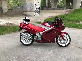 Honda 750 VFR RC36 - 5