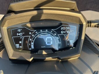 Aprilia SR GT125 - 5