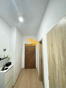 Exkluzívne Prenajmem 2 izbový byt s balkónom v Nových Zámko - 5