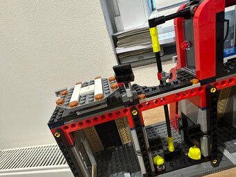 Lego city Hasičská stanica s hasičským vozidlom - 5